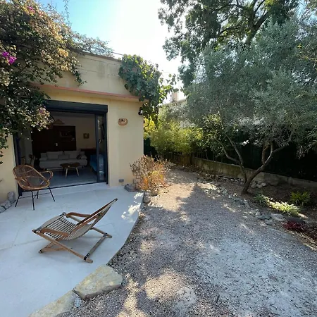 Rez De Jardin De Apartment