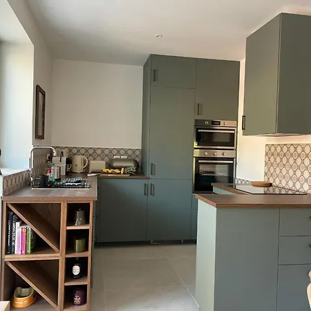 Rez De Jardin De Apartamento *