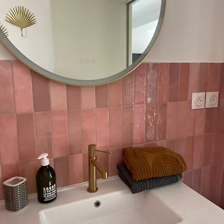 Apartment Rez De Jardin De Hyères