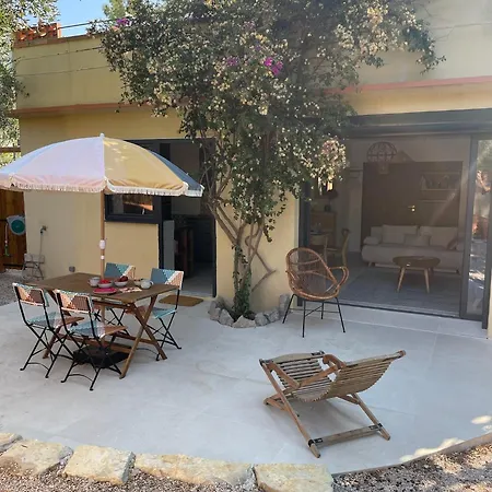 Апартаменти Rez De Jardin De Єр