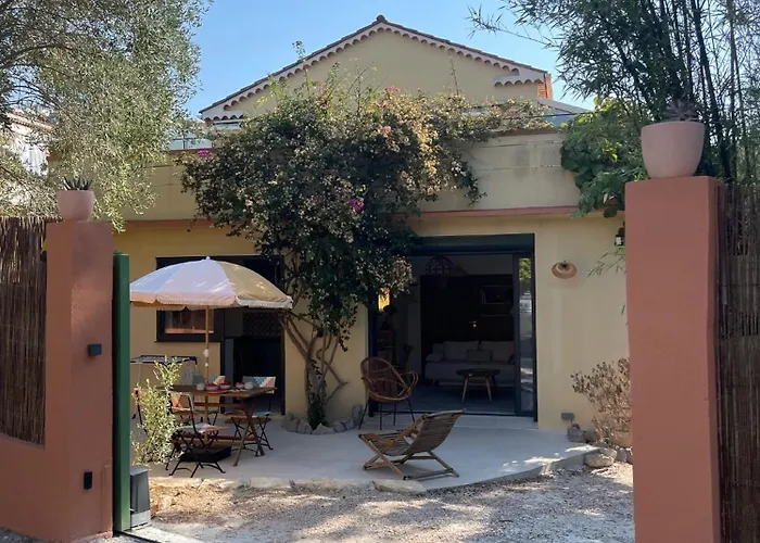 Rez De Jardin De Apartment Hyeres