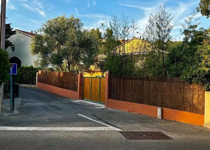 Rez De Jardin De * Hyères