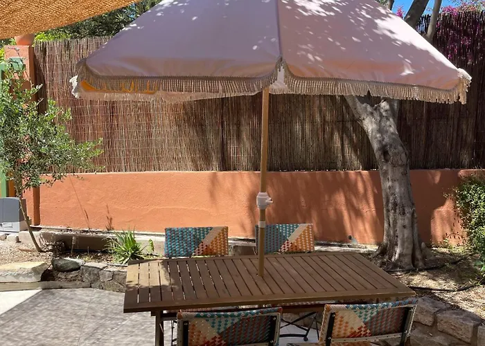 Apartment Rez De Jardin De Hyeres